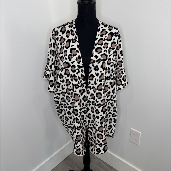 BiBi Front Open Leopard Print Short Sleeve Cardigan (S) - Picture 2 of 7